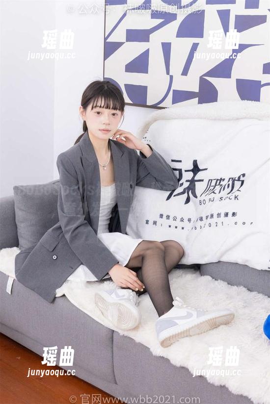 BoBoSocks袜啵啵-稚予 BoBoSocks袜啵啵 - 稚予的全套裤里丝,意外发现一条不平凡的丝…