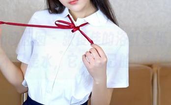 Feilin嗲囡囡 – 张俊佳的浴缸壁纸，水在这里不只是水，它有自己的小情绪呢。