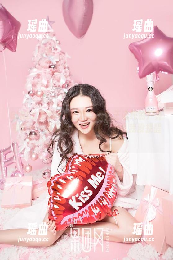 GIRLT果团网-王语纯 GIRLT果团网 - 暗黑操作!王语纯的户外写真——福利实在辣眼睛,别说我没提醒你
