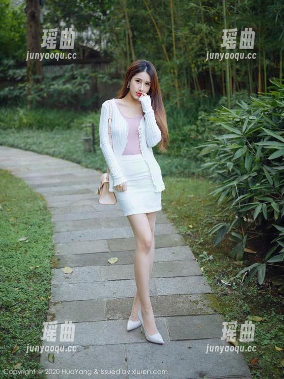 HuaYang花漾 - 媛媛酱belle的定制写真——你绝对想不到她的神态有多惊艳吧！