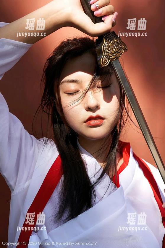 MiiTao蜜桃社-Mia米娅 MiiTao蜜桃社 - 秘书也疯狂:Mia米娅的合集更新,工作间歇拉开新视野!