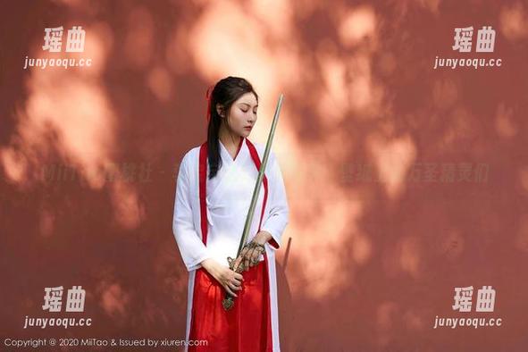 MiiTao蜜桃社-李宝宝 MiiTao蜜桃社 - 李宝宝的万圣节写真:壁纸上的万圣精灵们