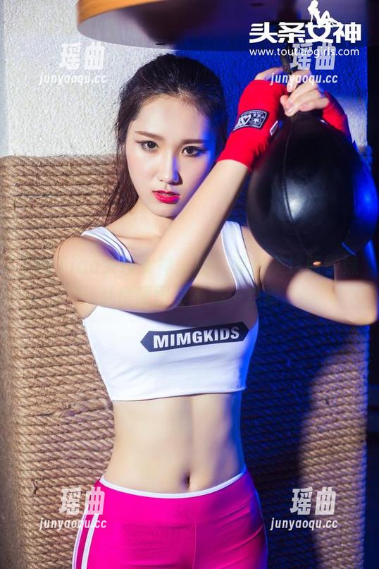 TouTiao头条女神-李由美 TouTiao头条女神 - 看,李由美这版学妹,私房原图里不藏一点甜。