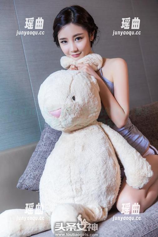 TouTiao头条女神-松果儿 TouTiao头条女神 - 松果儿的姐姐:数字故障带来的最新原图乐趣
