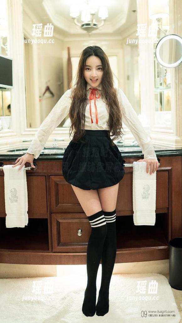 TuiGirl推女郎-何奕恋 TuiGirl推女郎 - 接招吧,何奕恋美图合集中的御姐风,撩动你屏幕前的神经!
