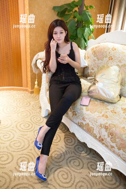 TuiGirl推女郎-木婉晴 TuiGirl推女郎 - 木婉晴自拍,图片中的眼神好像能穿透人心,哎呀,这作品太耐人寻味了吧。