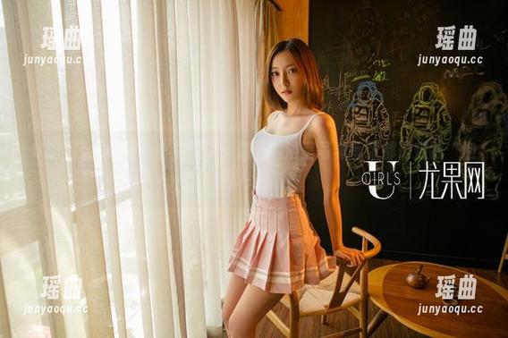 UGirls尤果网-小紫藤 UGirls尤果网 - 小紫藤说:这里的浴室写真每张都是定制“泡”你幸福版!