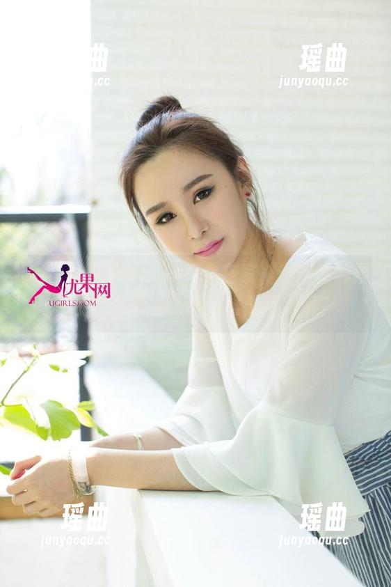 UGirls尤果网-韩雨菲 UGirls尤果网 - 就算你在家,也能看韩雨菲的皮衣作品分享,谁能拒绝呢?