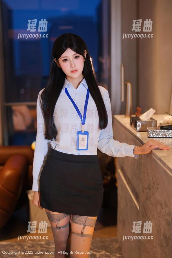 Xiuren秀人网-Cherry樱桃酱 Xiuren秀人网 - 更新时间!Cherry樱桃酱的日常,图片里的小细节可不要轻易放过哦。