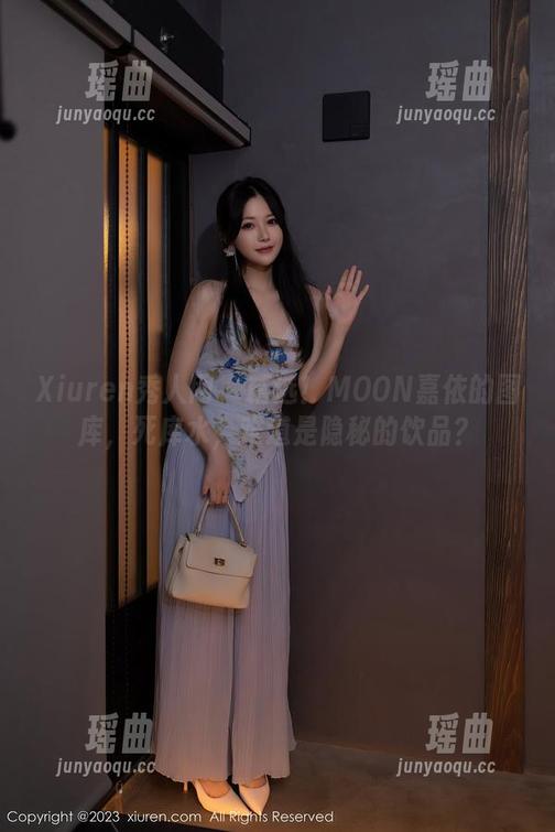 Xiuren秀人网 - 精选！MOON嘉依的图库，死库水，难道是隐秘的饮品？