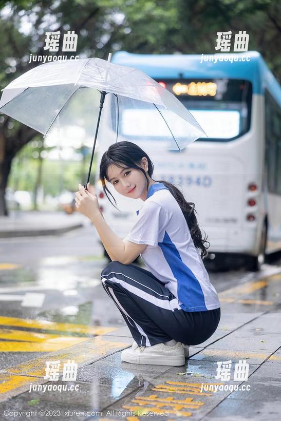 Xiuren秀人网 - 看刘婷婷如何用一张图片定义女王的存在，合集中全是自信的样子