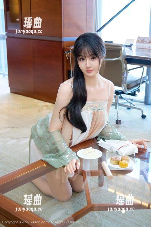Xiuren秀人网-小九月 Xiuren秀人网 - 看这些图片,体操服下的小九月,色彩很丰富呀