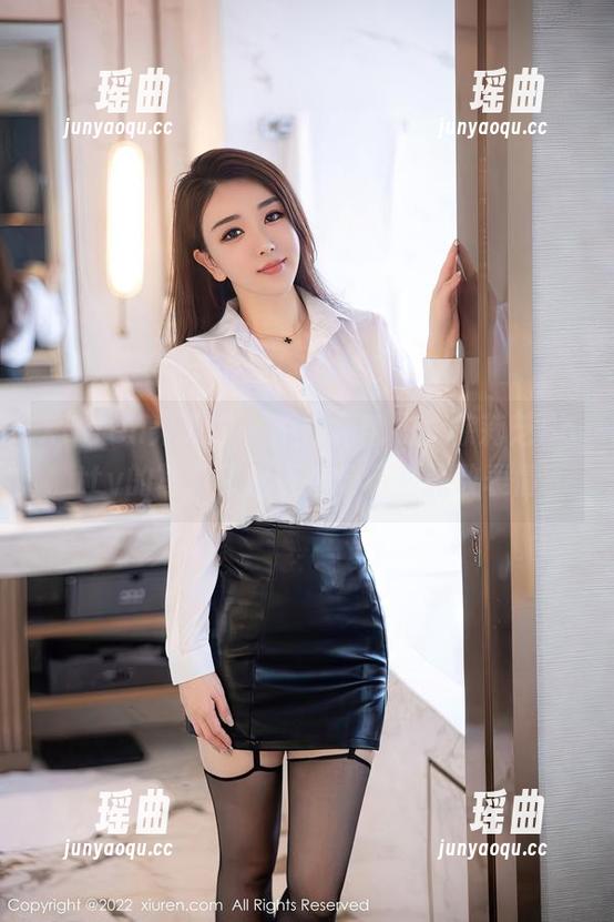 Xiuren秀人网-徐莉芝Botty Xiuren秀人网 - 不仅是毛衣,徐莉芝Botty的写真集里还悄悄藏着无数表情