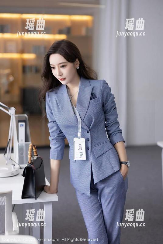 Xiuren秀人网-糯美子MINIbabe Xiuren秀人网 - 糯美子MINIbabe与她的天使写真图册:看这脸庞像饭团,忍不住想咬一口!