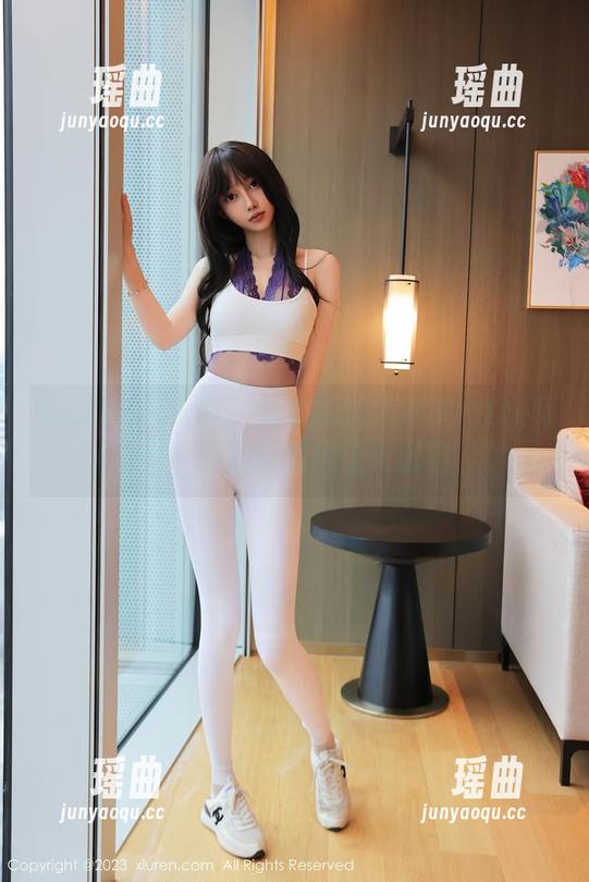 Xiuren秀人网-趁热拿铁latte Xiuren秀人网 - 海边的趁热拿铁latte写真,背影好看得让人出戏