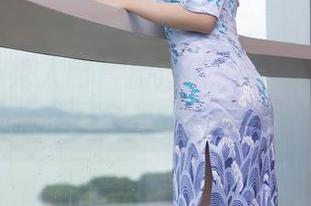 Xiuren秀人网 – 搬运工来啦！龙雪儿的女仆合集，全景式“擦地”体验