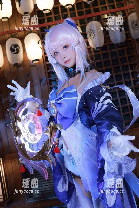 aqua水淼 最新写真:aqua水淼自拍可还行,每张都像在跟我说“看我!”