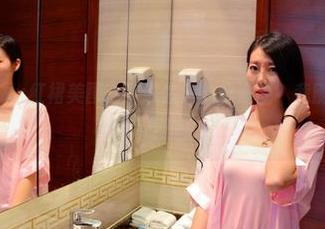 pans – 咖喱x红裙美图：谁说你只能穿黑呢？我刚好吃上了披萨想说！