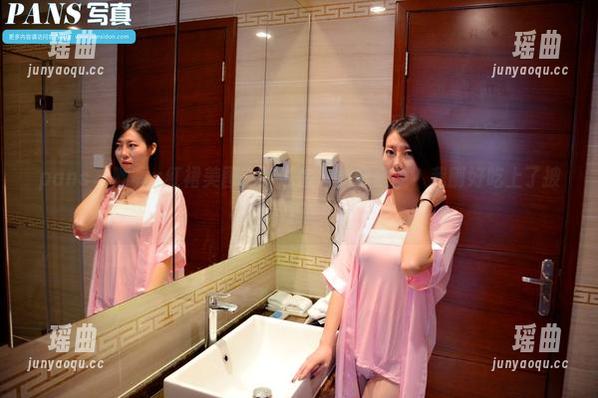 pans-咖喱 pans - 咖喱x红裙美图:谁说你只能穿黑呢?我刚好吃上了披萨想说!