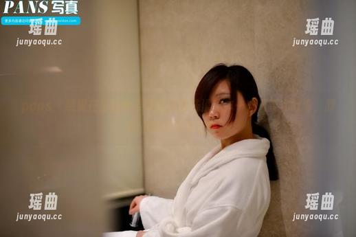 pans-熙媛 pans - 熙媛在浴缸中表演高难度洗澡动作——只要你敢看,原图保留你想象空间!