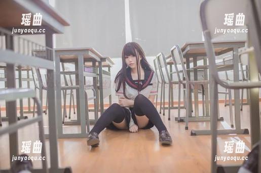 yoko夏宅 yoko夏宅的黑丝JK大作战:cos也能很疯狂!