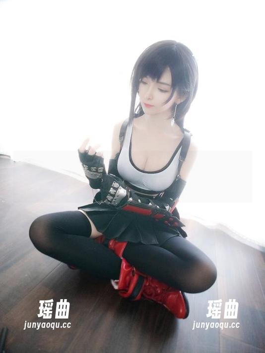 一小央泽 就这气质,一小央泽真是优雅的坏女人!图片界的“你有一份下载邀请函”