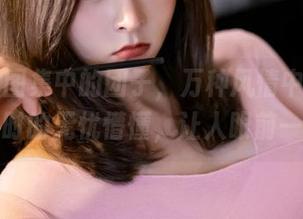 丽柜 – 图集中的团子，万种风情中透出几分儿时的无忧懵懂，让人眼前一亮。