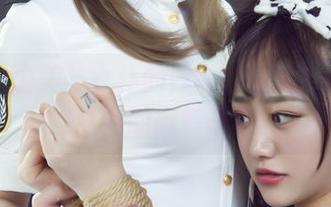丽柜 – 由美与女仆的照片：在清扫与享乐之间的微妙平衡