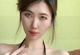 微密圈 – 这一组乙醇子的短裤写真，有种我该不该看的冲动。