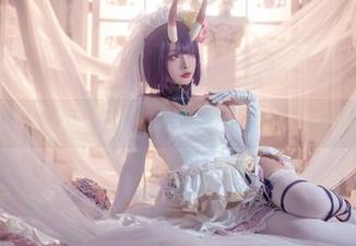 “蕾姆花嫁”，哦，不，应该说“九九八吖”化身的超魅力，真让人难忘！