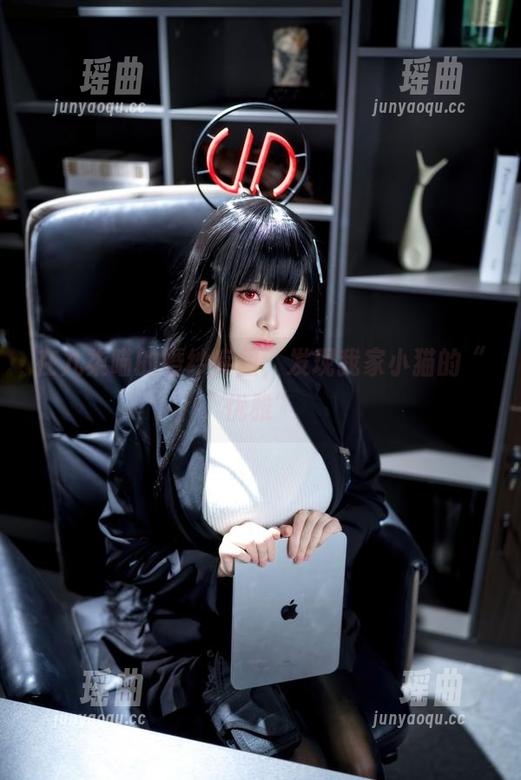 九柒喵 在九柒喵的婚纱库里,发现我家小猫的“优雅”