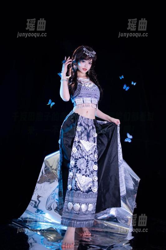 千反田鹿子 千反田鹿子的美腿与cos,腿控们都看过来,一不小心就被腿吸引了啊!