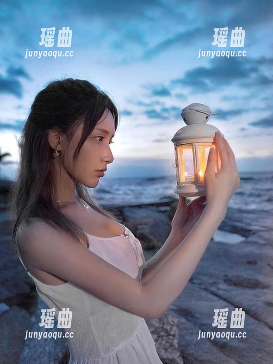 在下萝莉控ii 花嫁?在下萝莉控ii说她只是想拍出桌子上的麦片