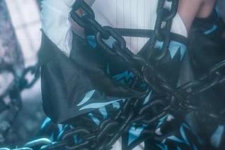 大大卷卷小卷的连体衣cos，让美图变得分外撩人
