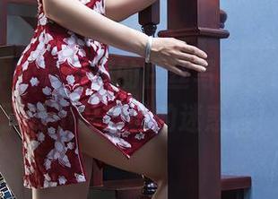 头条女神 – 萌琪琪的白丝写真，原图保留了我不可言喻的迷惑脸！