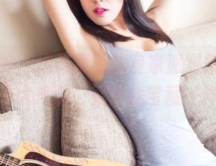 头条女神 – 这张蔡楠的皇家派对作品，值得放大来看，就像找宝藏一样！