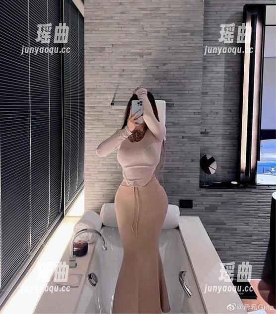 奈斯希希 微密圈 - 奈斯希希的丝袜图包,竟然让人有点不好意思了呢!