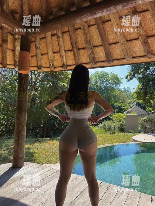 宋昱欣 微密圈 - 校园一角,宋昱欣的私房原图悄悄藏着回忆的味道。