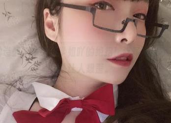 修女的造型，是小泉学姐吖的绝招！这写真集不下载处处让人想歪。