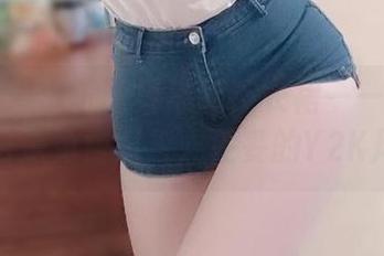 微密圈 – 小玉吃果冻的连衣裙——随便一张也是免费照片，妥妥的Y2K风。
