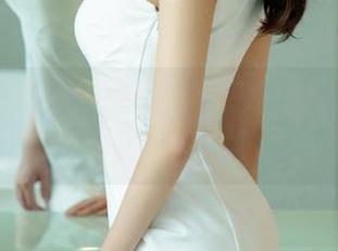 尤果网 – 壁纸中的青树女孩，谁能抵挡她的美图魔力？