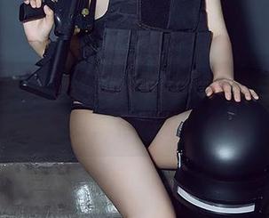 尤蜜荟 – 从未见过的白衬衫时刻，井上雪樱的高清原图，有种说不出的迷人。