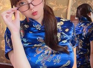 微密圈 – 原图中的张思允，谁说黑丝不能与制服共舞？
