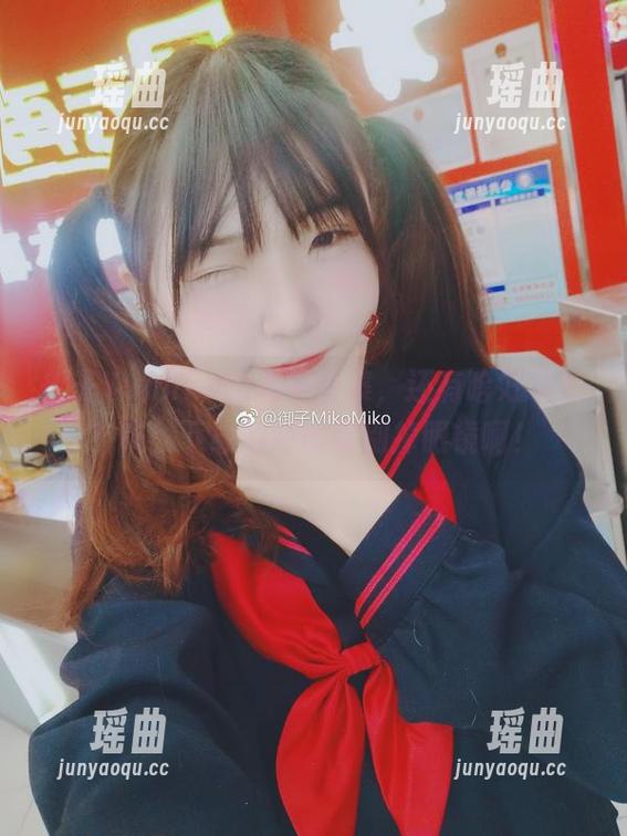 御子Yumiko 御子Yumiko的眼镜合集,还有啥好说的?来,下载的时候你别掉眼镜啊!