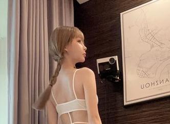 微密圈 – 风吹了又吹，无欲无求的推土君和他的少女美图互诉心声