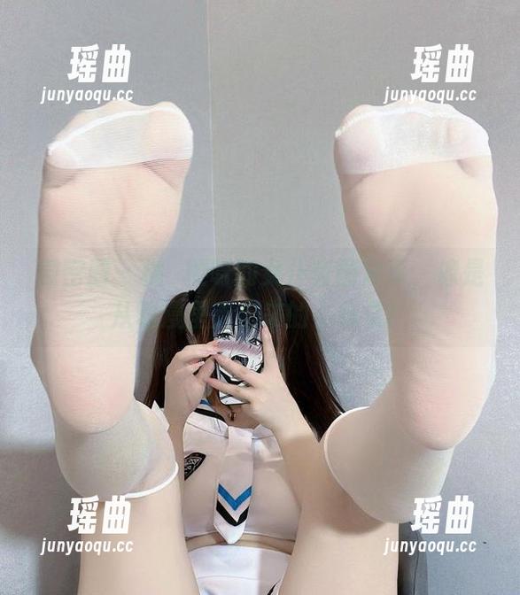 桃沢樱呀 微密圈 - 桃沢樱呀的女仆套图分享,像是从动漫里走出来的小精灵!