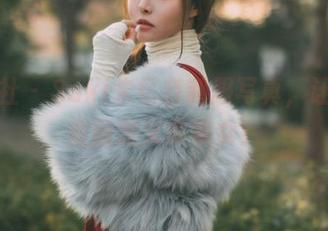 波萝社 – Suki朱忆音制服写真，让我们重新定义乖乖女！