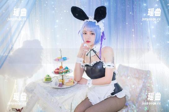 洛丽塔大哥 水手服潜伏的幽默:原图让洛丽塔大哥成为网红!