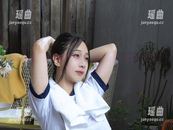 浅安安 关于睡衣,浅安安的作品集,偶尔想想,衣服除了穿还有其他用处吗?