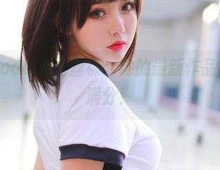 当炸蛋Boom遇上丝袜：她的最新作品集，乐趣满分！